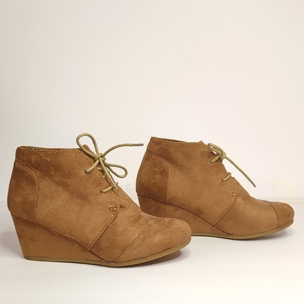Forever Tan Suede Wedge Shoes 2.5 Inch- Women's Size 7.5 Brown Casual Work